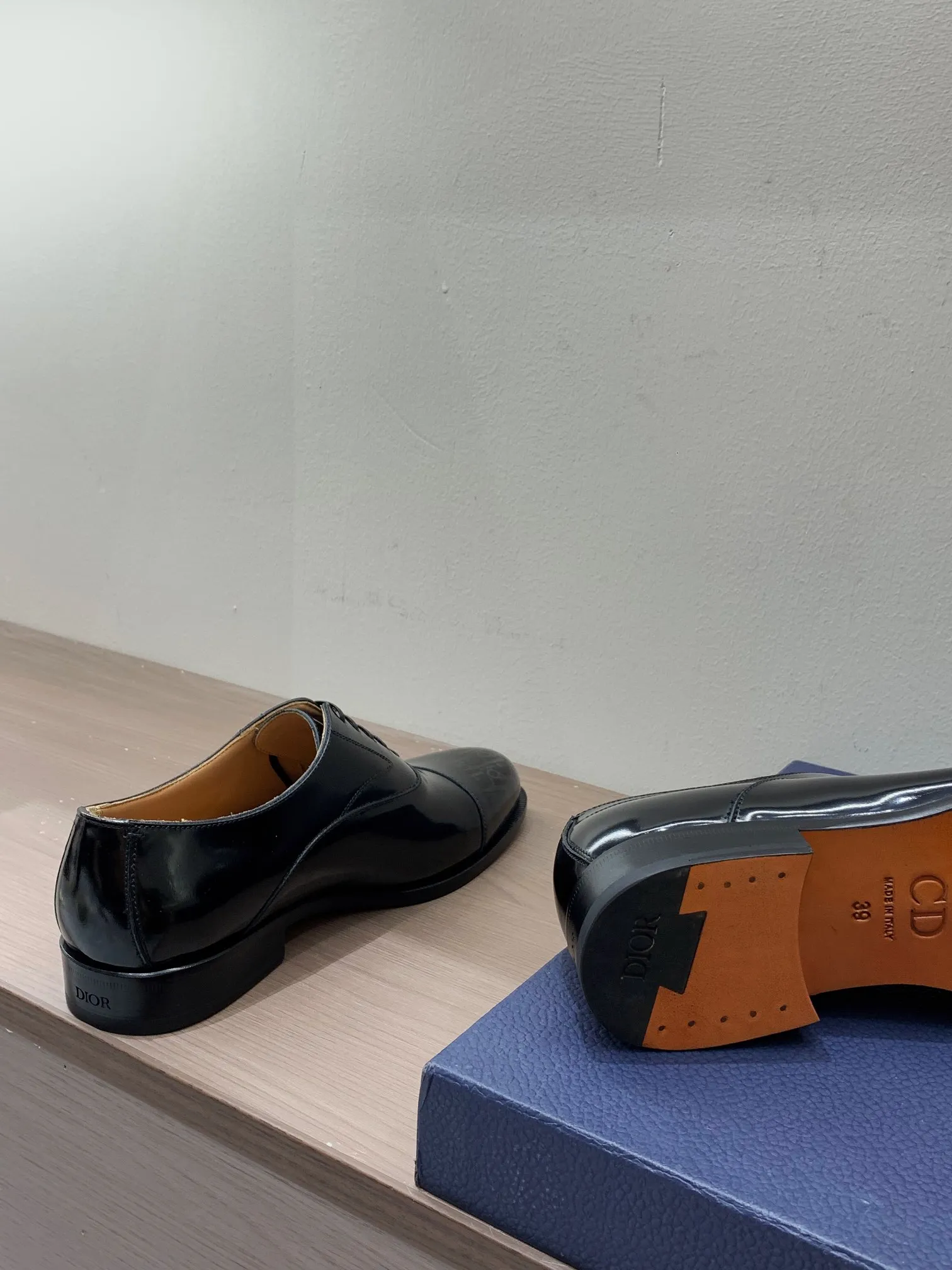 [Dior] Top P: 960💰 Standard code 39-44 (38.45.46 custom-made, non-returnable and non-exchangeable) Dior Dior's latest high-end men's boutique casual leather shoes, imported cowhide upper, water-dyed cowhide lining, imported leather outsole, perfect details are impeccable.